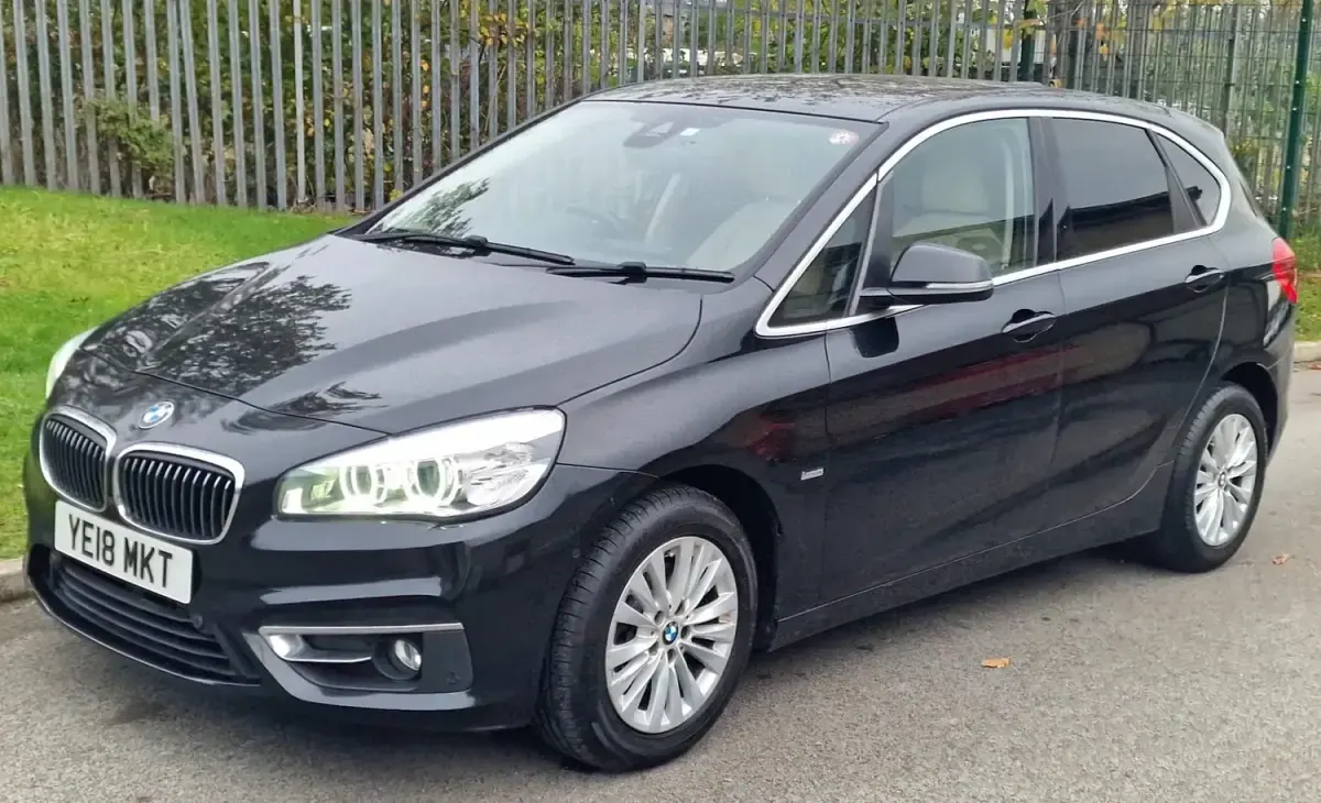 Begagnad BMW 218 2017 Vit Kombi