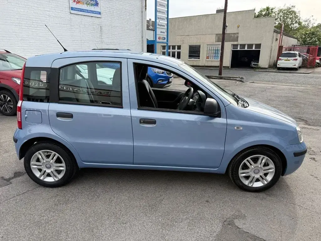 Used Fiat Panda 69 HP (50 kW) 2012 Blue Hatchback