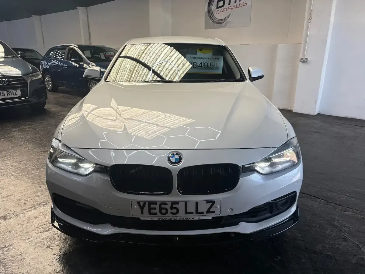 Used BMW 330 Luxury Line 2015 White Sedan