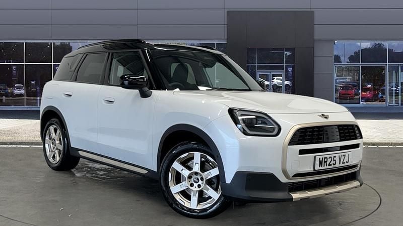 White New 2025 Mini Countryman Exclusive SUV | £33,772 (A bit pricey) - Image 1/3