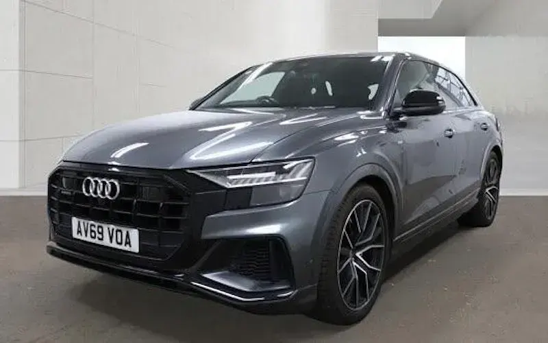 Used Audi Q8 Advanced 286 HP (210 kW) 2020 SUV