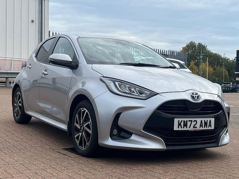 Silver Used 2022 Toyota Yaris Design Hatchback | £14,995 (Good price) - Image 1/4