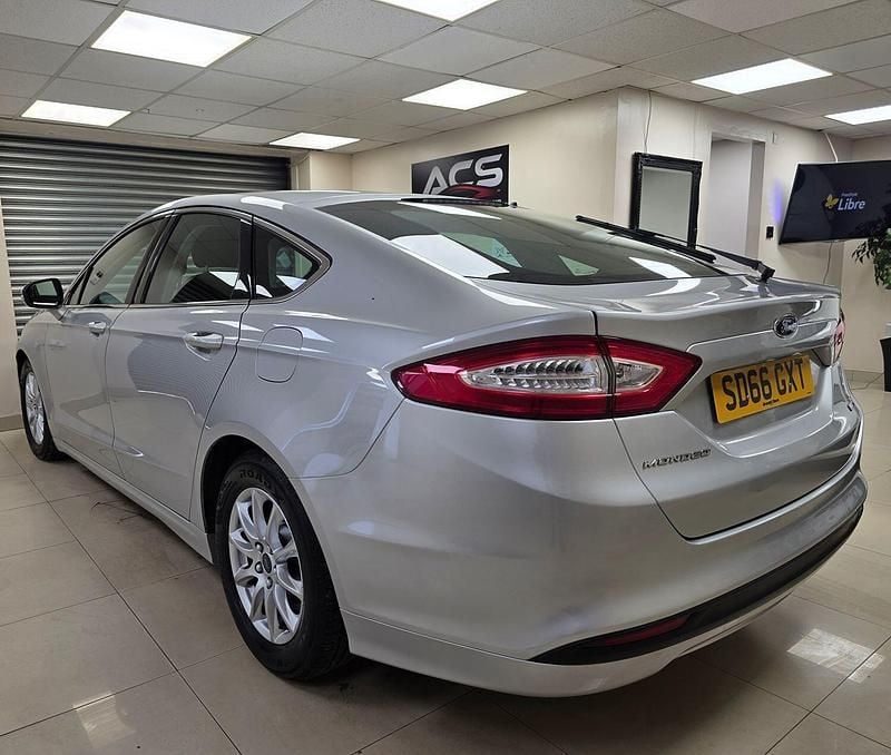 Used Ford Mondeo Zetec 2016 Silver Hatchback