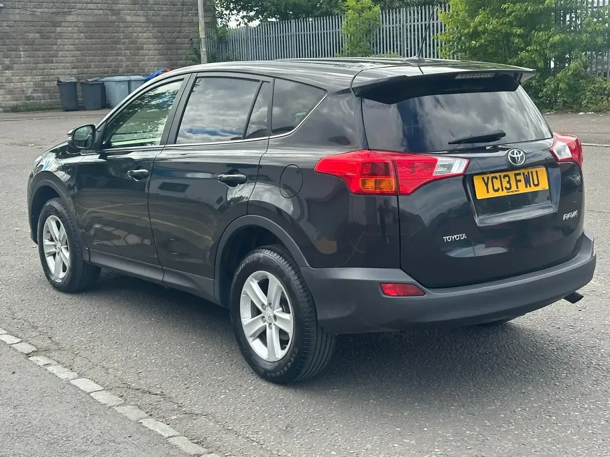 Used Toyota RAV4 124 HP (91 kW) 2013 Black SUV