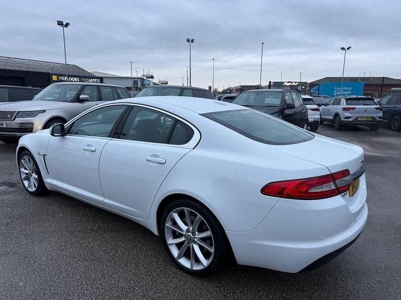 Used Jaguar XF SE 190 HP (139 kW) 2012 White Sedan