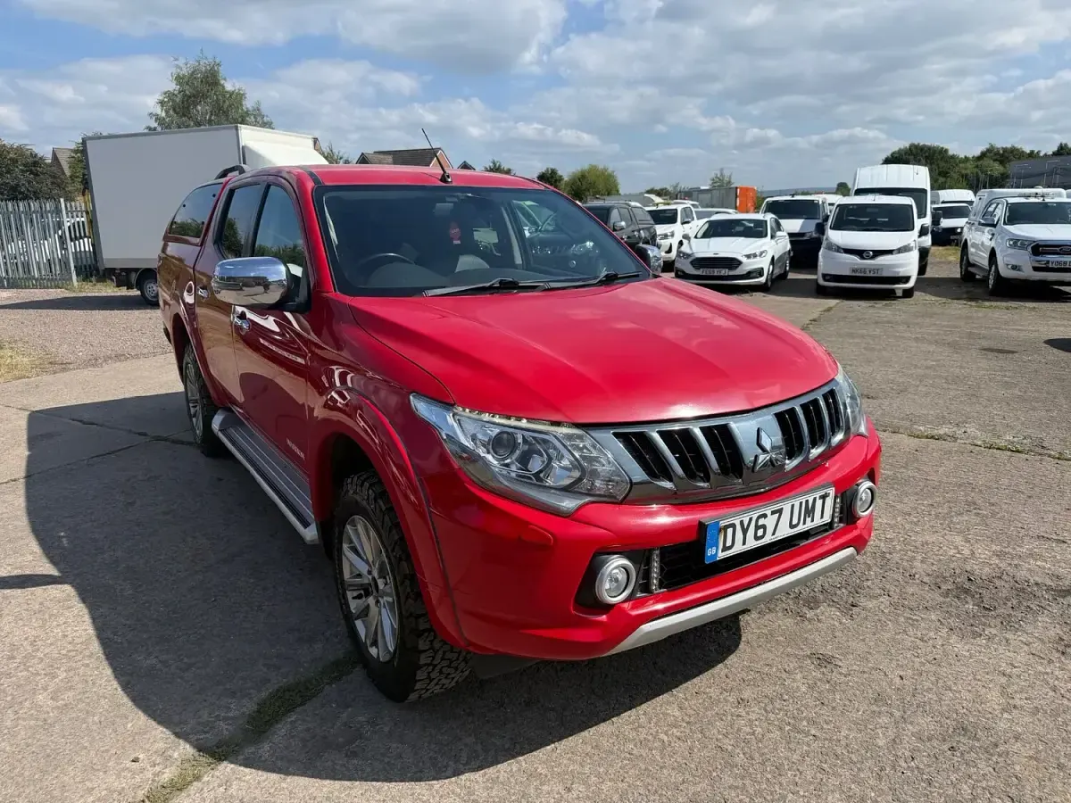 Used Mitsubishi L200 Warrior 181 HP (133 kW) 2017 Red Pickup