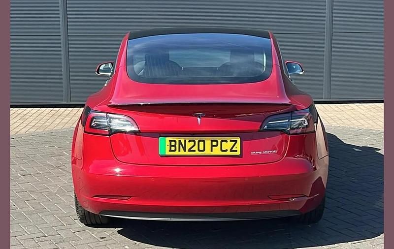 Używany Tesla Model 3 Performance 461 kW (627 KM) 2020 Czerwony Sedan/Limuzyna