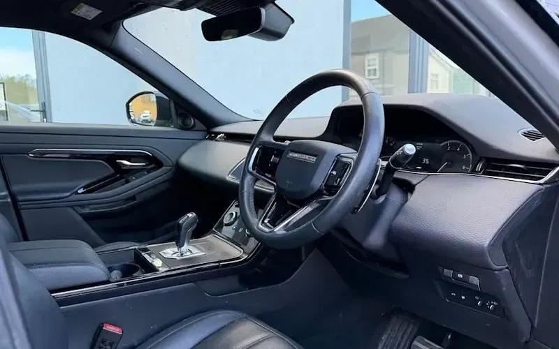 Usado Land Rover Range Rover evoque R-Dynamic 309 HP (227 kW) 2023 Prateado SUV