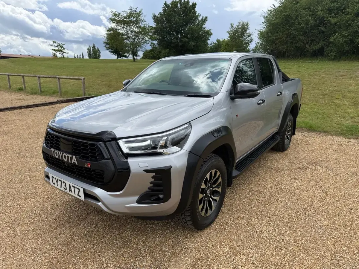 Used Toyota HiLux Sport 204 HP (150 kW) 2024 Silver Pickup