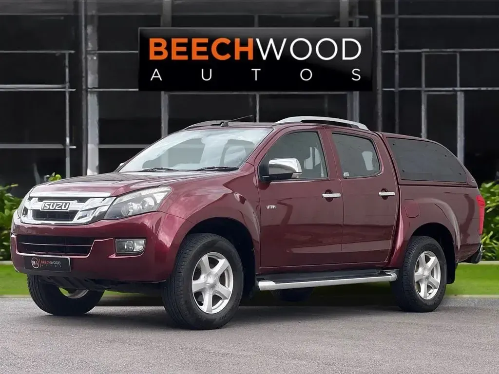 Used Isuzu Pick up 161 HP (118 kW) 2014 Red Pickup