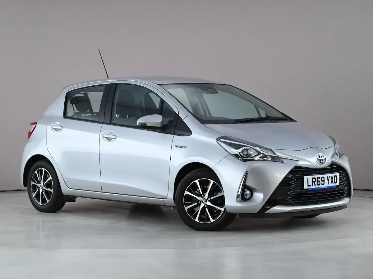 Used Toyota Yaris Hybrid 101 HP (74 kW) 2019 Hatchback