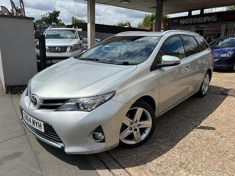 Silver Used 2014 Toyota Auris Estate | £6,500 (Fair price) - Image 1/3