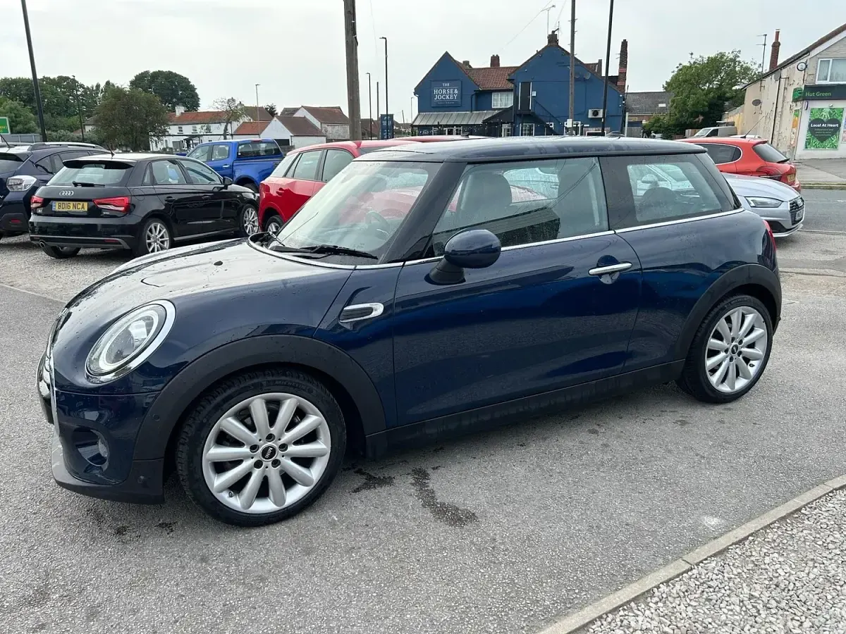 Used Mini Cooper Classic 2018 Blue Hatchback