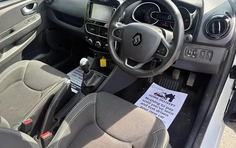 Used Renault Clio IV Dynamique 75 HP (55 kW) 2018 Hatchback