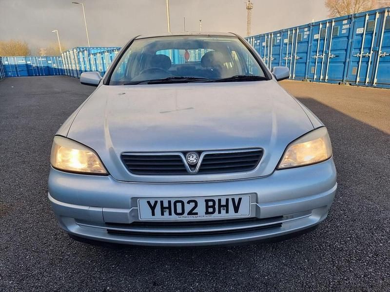 Used Vauxhall Astra Club 2002 Silver Hatchback