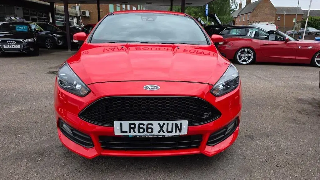 Used Ford Focus ST 2016 Red Hatchback