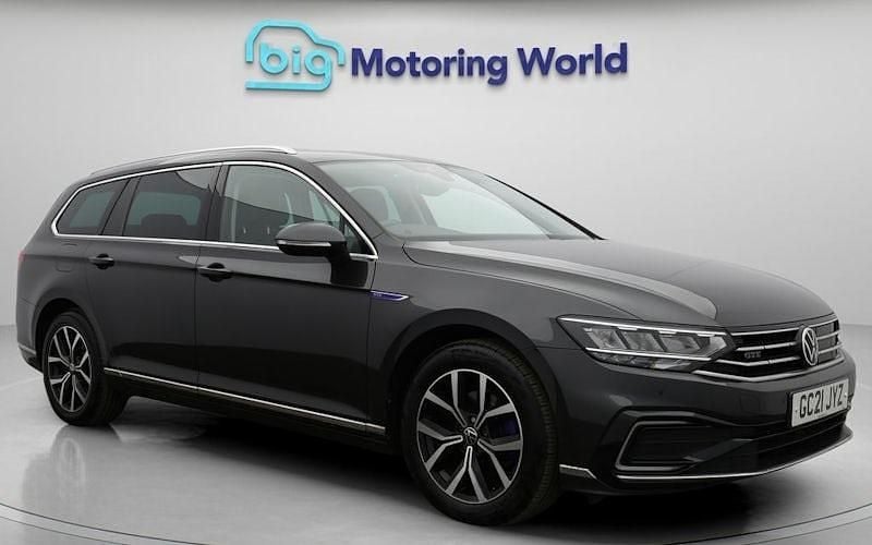 Used 2024 VW Passat GTE Estate | £15,500 (Super price) - Image 1/4