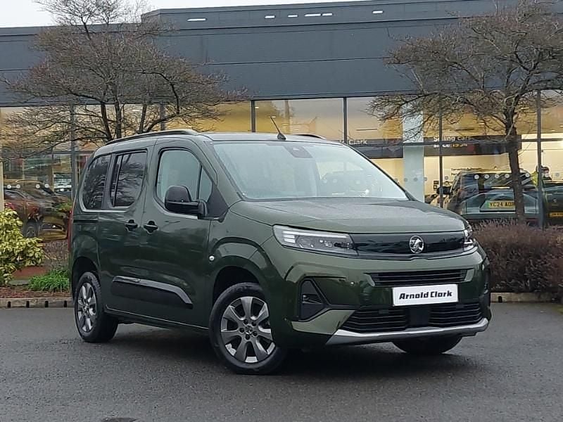 Green Used 2025 Vauxhall Combo Ultimate Estate | £18,998 (Fair price) - Image 1/4