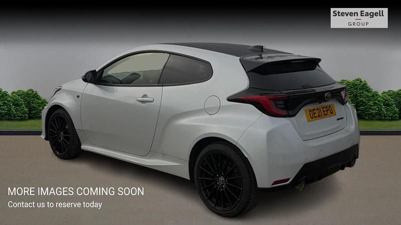 Used Toyota Yaris 2021 White Hatchback