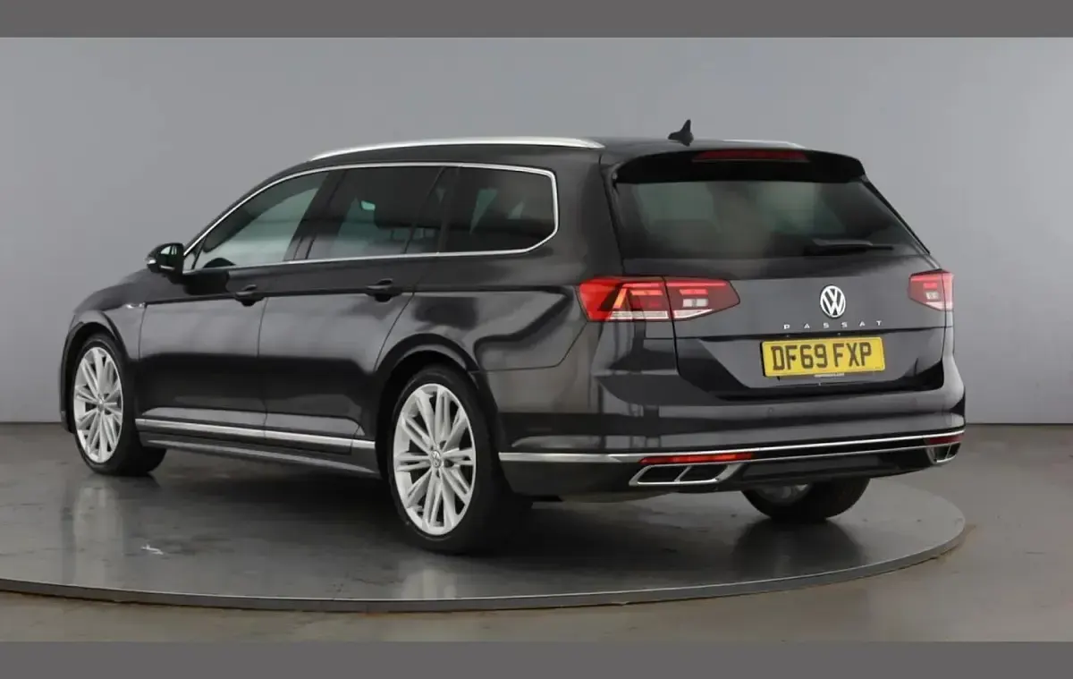 Used VW Passat R-line 190 HP (139 kW) 2020 Grey Estate