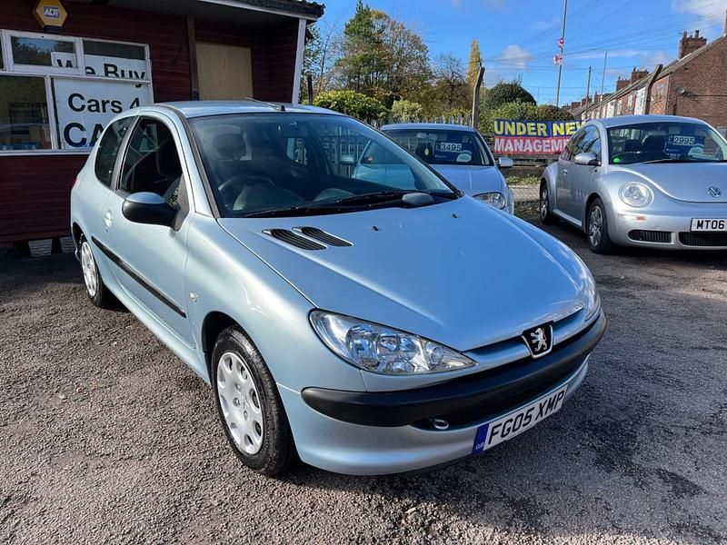 Silver Used 2005 Peugeot 206 S Hatchback | £995 (Fair price) - Image 1/4