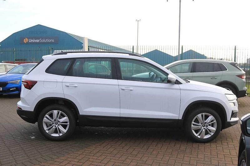 New Skoda Karoq SE 85 HP (62 kW) 2025 Moon white metallic SUV