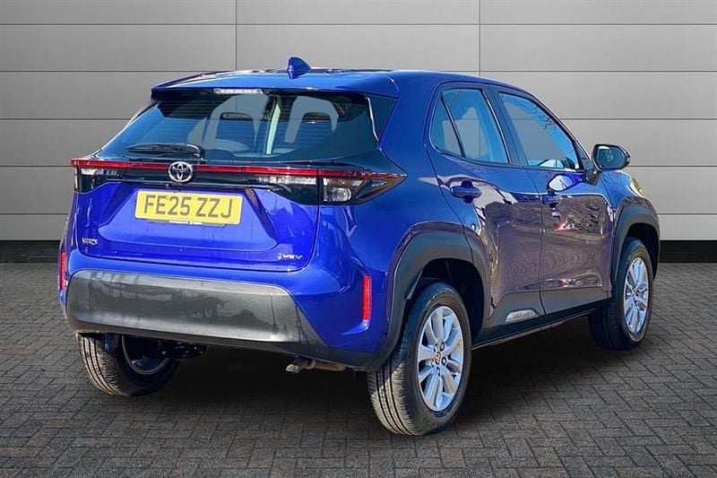 Used Toyota Yaris Cross 116 HP (85 kW) 2025 Juniper blue SUV