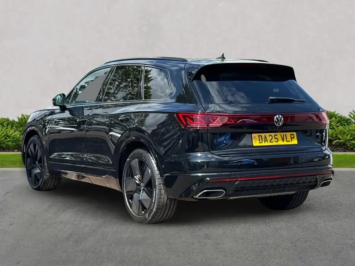 Used VW Touareg Black Edition 281 HP (206 kW) 2025 Black SUV