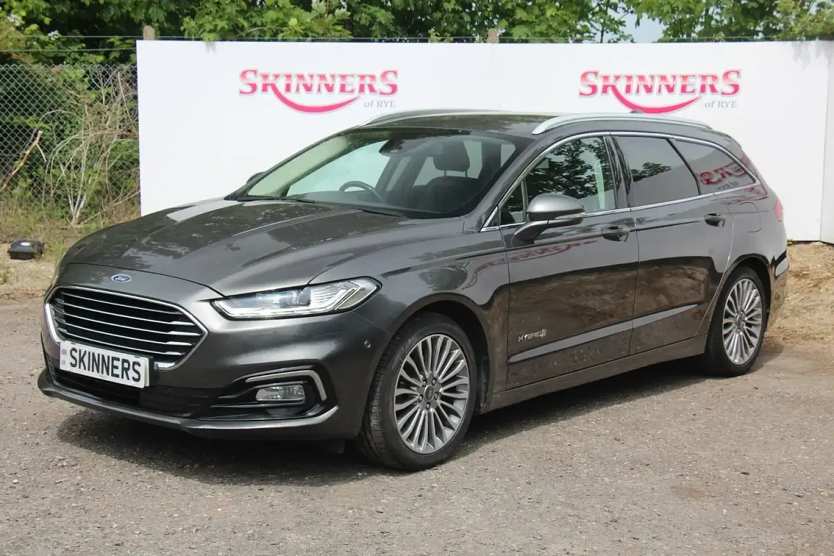 Used Ford Mondeo Titanium 187 HP (137 kW) 2019 Grey Estate