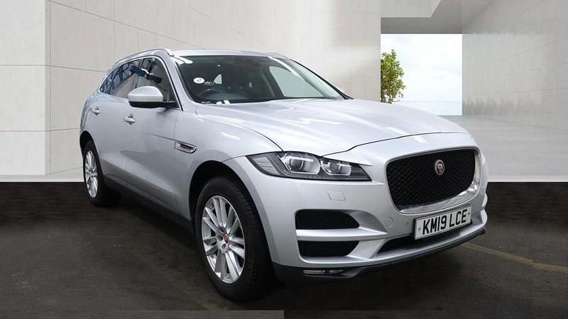 Second-hand Jaguar F-Pace Portfolio 180 CP (132 kW) 2019 Argintiu SUV