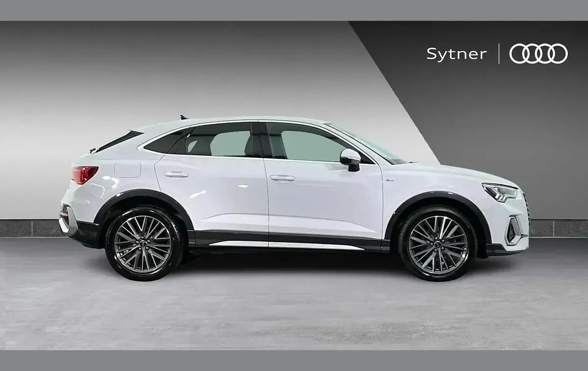 Used Audi Q3 S-Line 150 HP (110 kW) 2024 White SUV