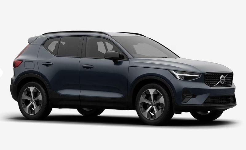 New Volvo XC40 Plus 163 HP (119 kW) 2026 Silver SUV