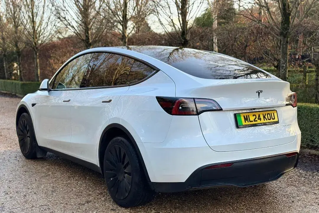 Used Tesla Model Y Long Range AWD 378 kW (514 HP) 2024 White SUV