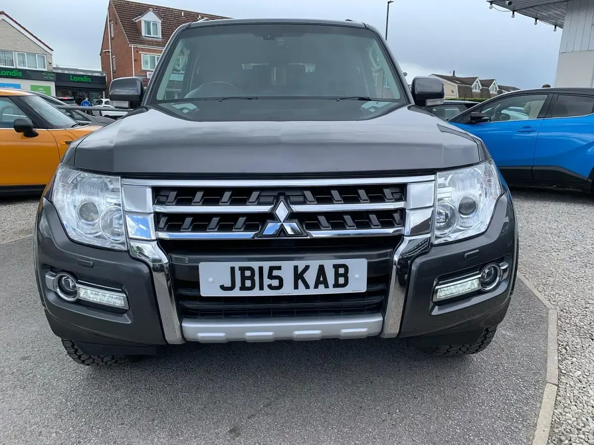Used Mitsubishi Shogun 197 HP (144 kW) 2015 Grey SUV