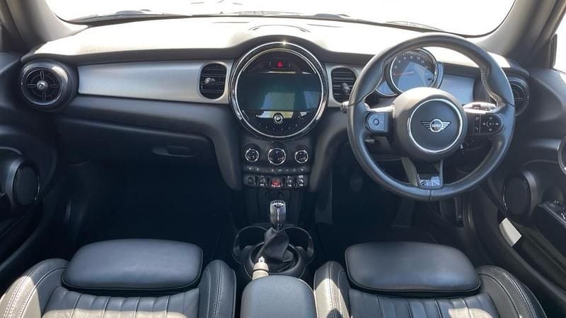 Używany Mini Cooper Exclusive 136 KM (100 kW) 2021 Czarny Hatchback