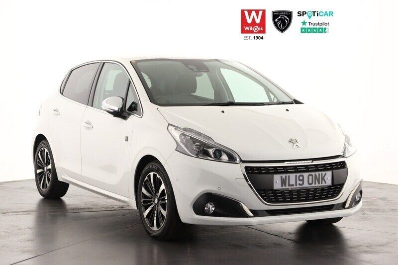 White Used 2019 Peugeot 208 Hatchback | £10,299 - Image 1/3
