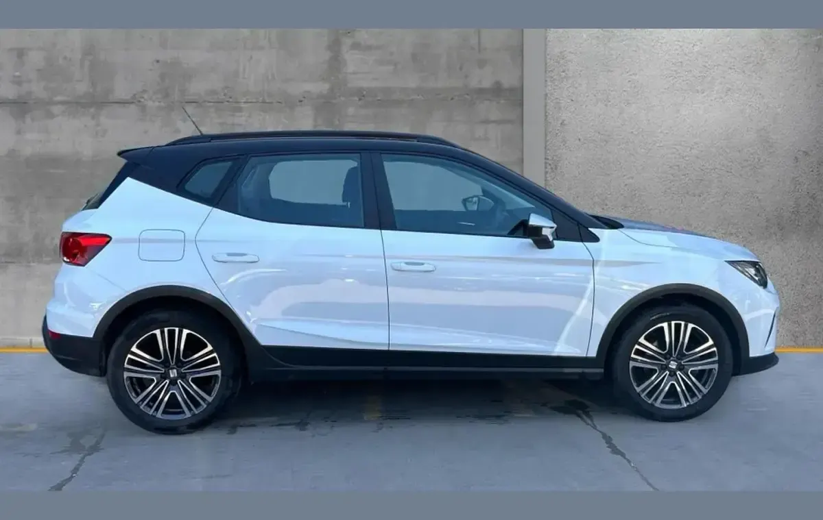 Used Seat Arona SE Technology 110 HP (80 kW) 2023 White SUV
