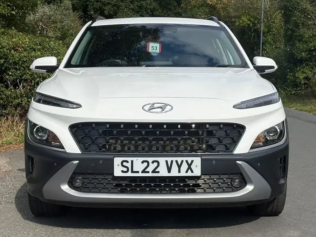 Used Hyundai Kona Premium 120 HP (88 kW) 2022 White SUV