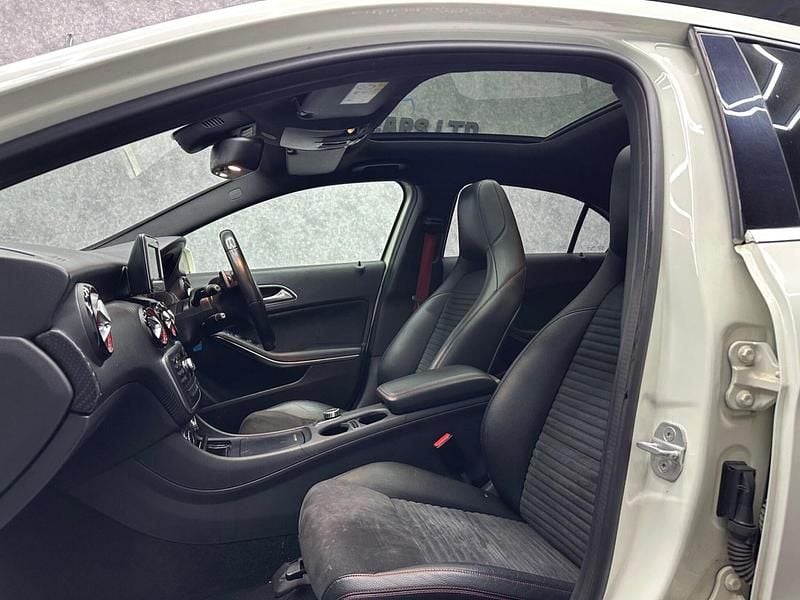 Usado Mercedes A250 AMG 2013 Branco Citadino