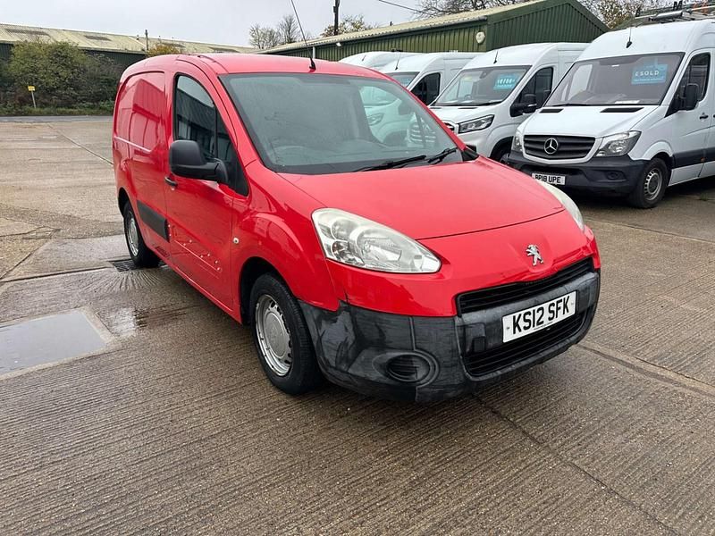 Used Peugeot Partner S 75 HP (55 kW) 2012 Red MPV