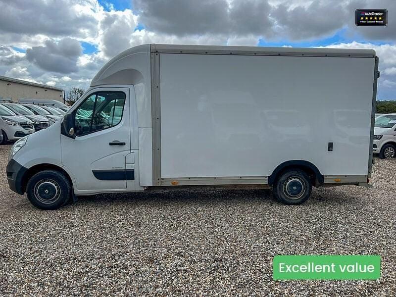 White Used 2019 Renault Master Business Van | £9,994 (Expensive) - Image 1/4