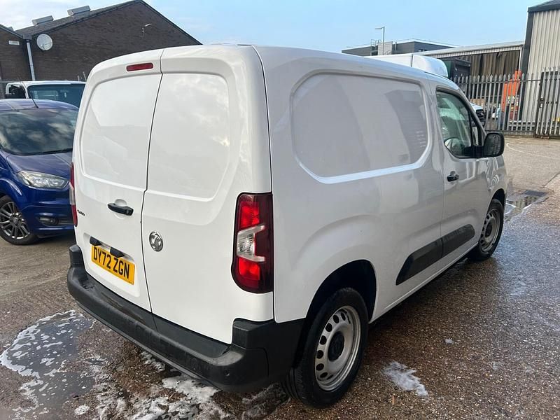 Used Vauxhall Combo 100 HP (73 kW) 2022 White MPV