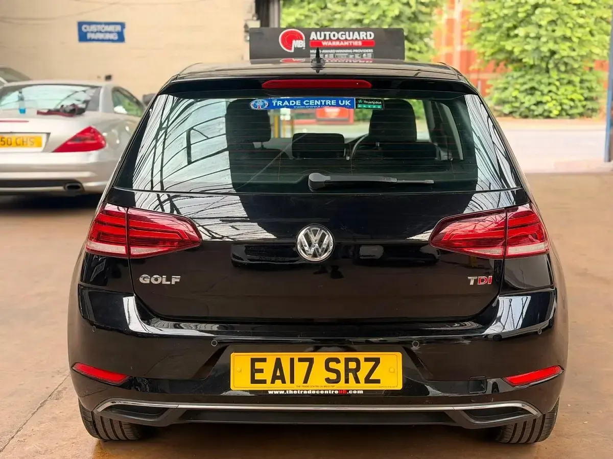 Used VW Golf VII SE 115 HP (84 kW) 2017 Black Hatchback