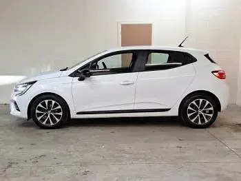 Used Renault Clio V Evolution 90 HP (66 kW) 2022 White Hatchback