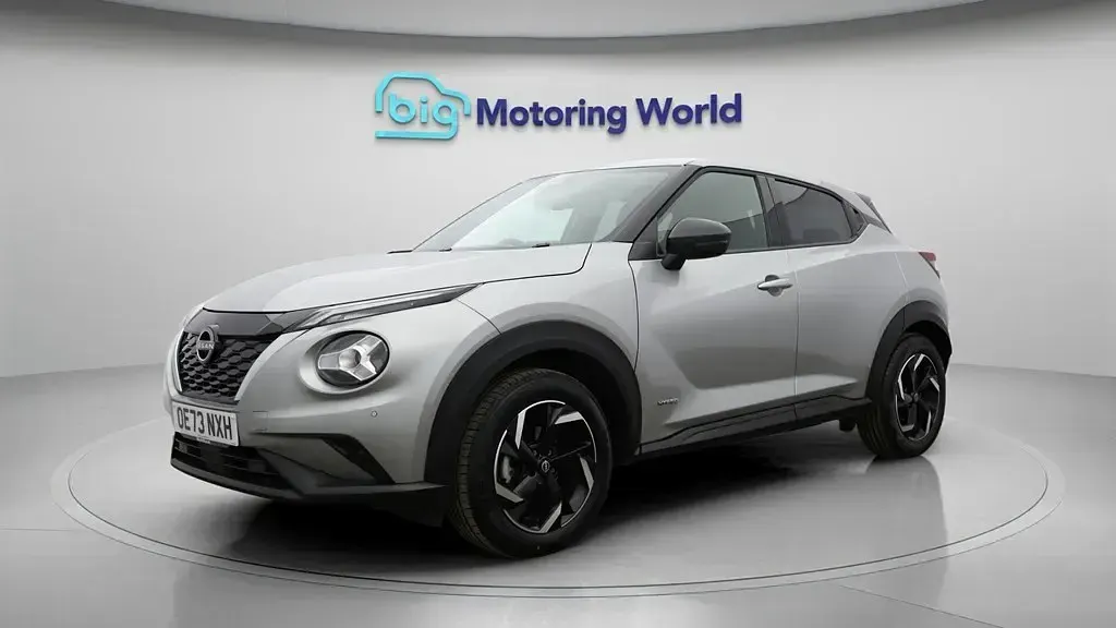 Usado Nissan Juke N-Connecta 143 HP (105 kW) 2023 Prateado SUV