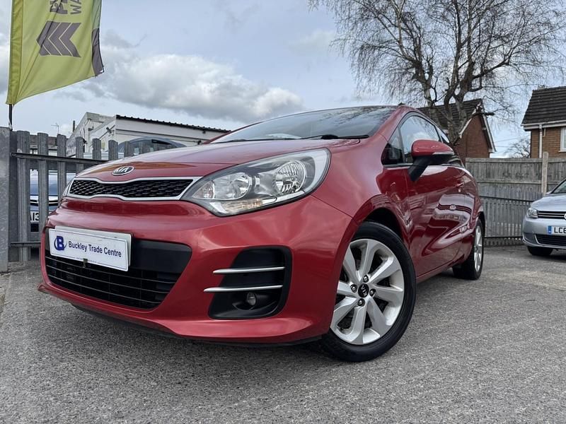 Used Kia Rio 2015 Red Hatchback