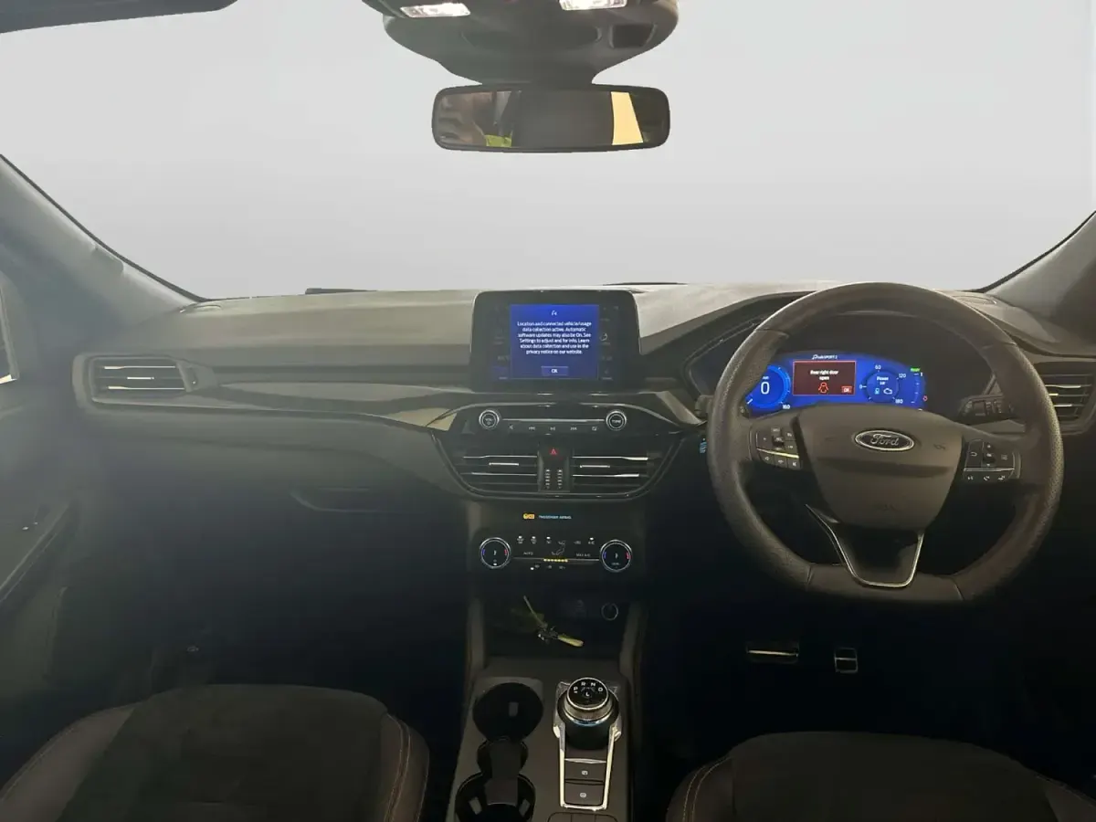 Usado Ford Kuga ST-Line 225 CV (165 kW) 2023 Azul SUV