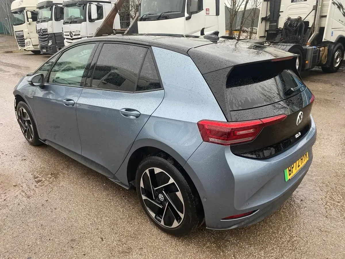 Used VW ID.3 Pro Performance 150 kW (204 HP) 2023 Blue Hatchback