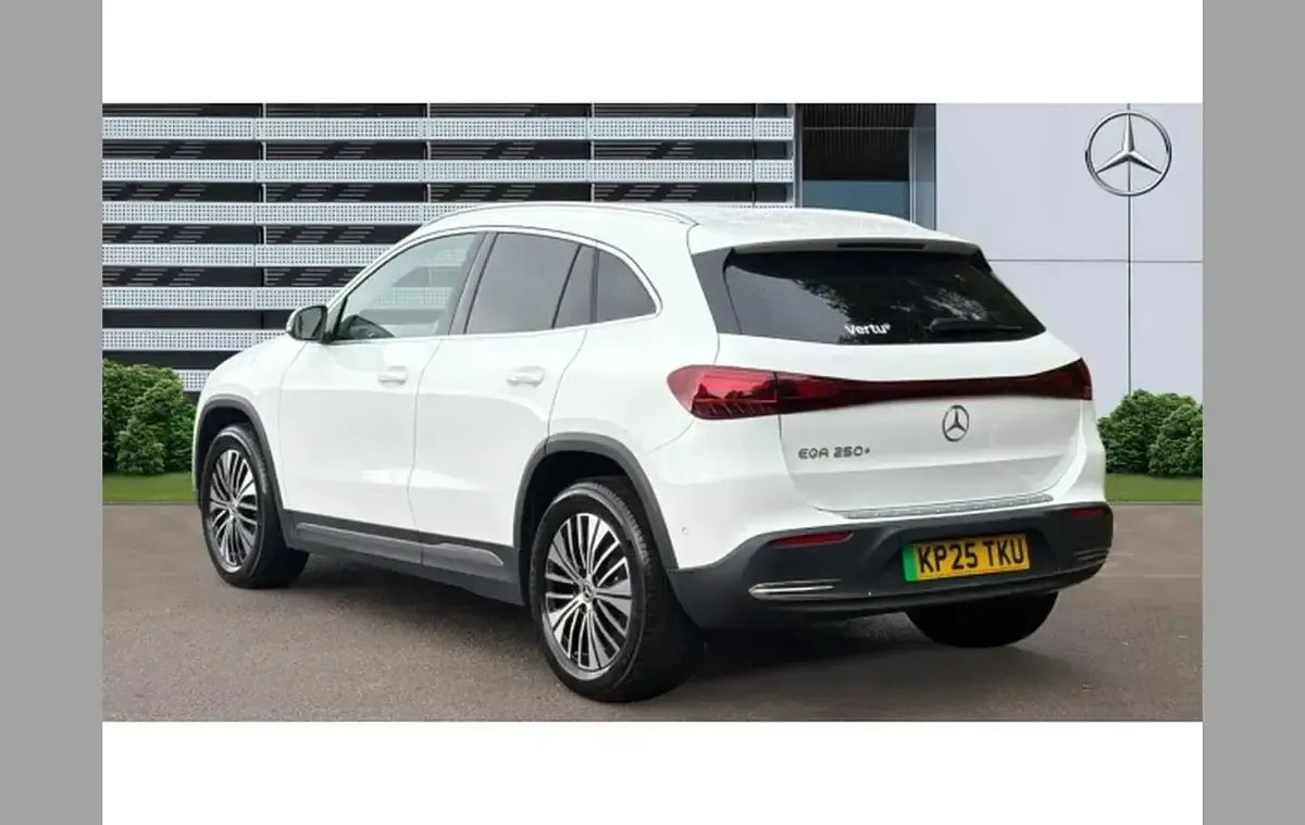 Used Mercedes EQA250+ Executive 139 kW (190 HP) 2025 White SUV
