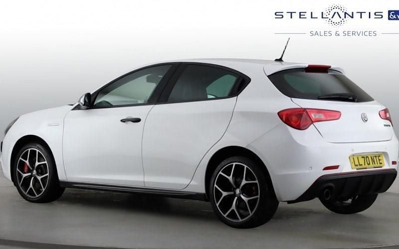 Used Alfa Romeo Giulietta Sprint 120 HP (88 kW) 2020 Red Hatchback